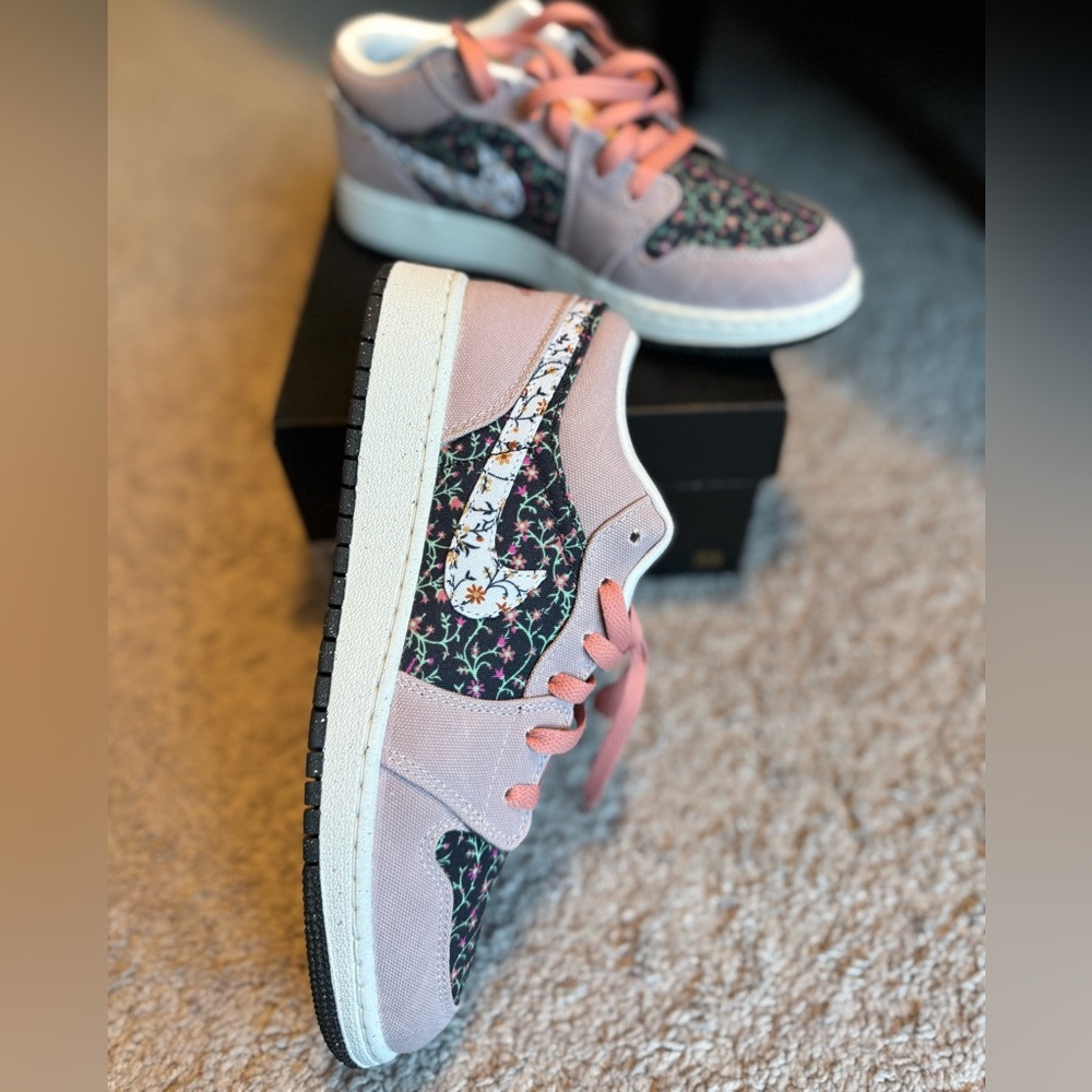 Air Jordan 1 Low - big kids 6.5 Floral Pink and navy Sneakers - brand new